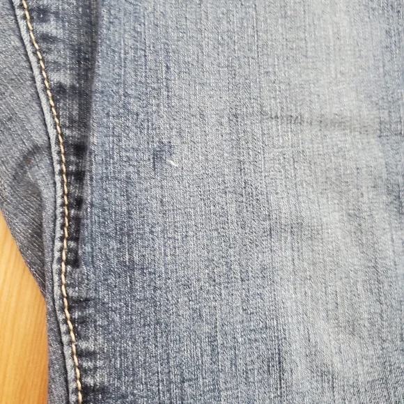 Lot of 3 Maternity denim capri pants - Picture 7 of 7